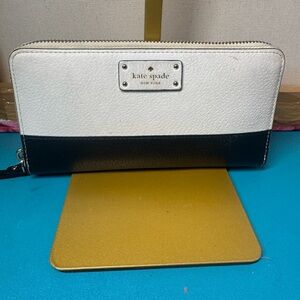 Kate Spade White and Black Leather Wallet